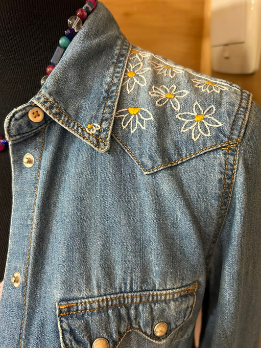 Camisa jeans bordada