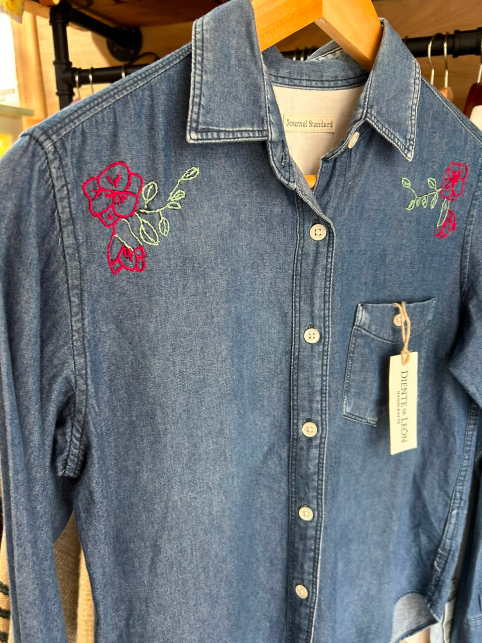 Camisa jeans bordada