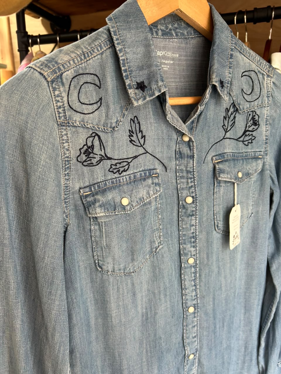 Camisa jeans bordada